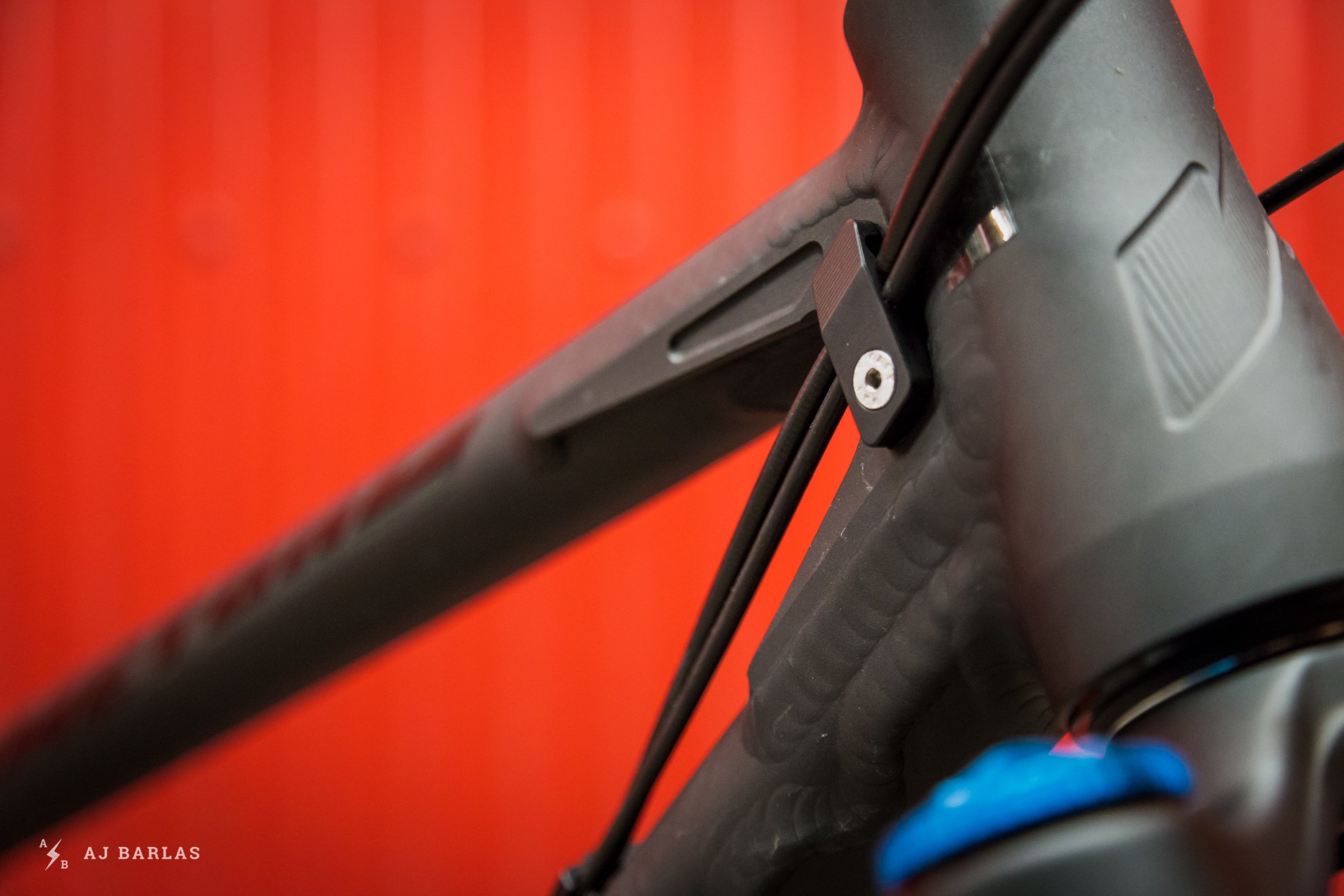 External Cable head tube guides