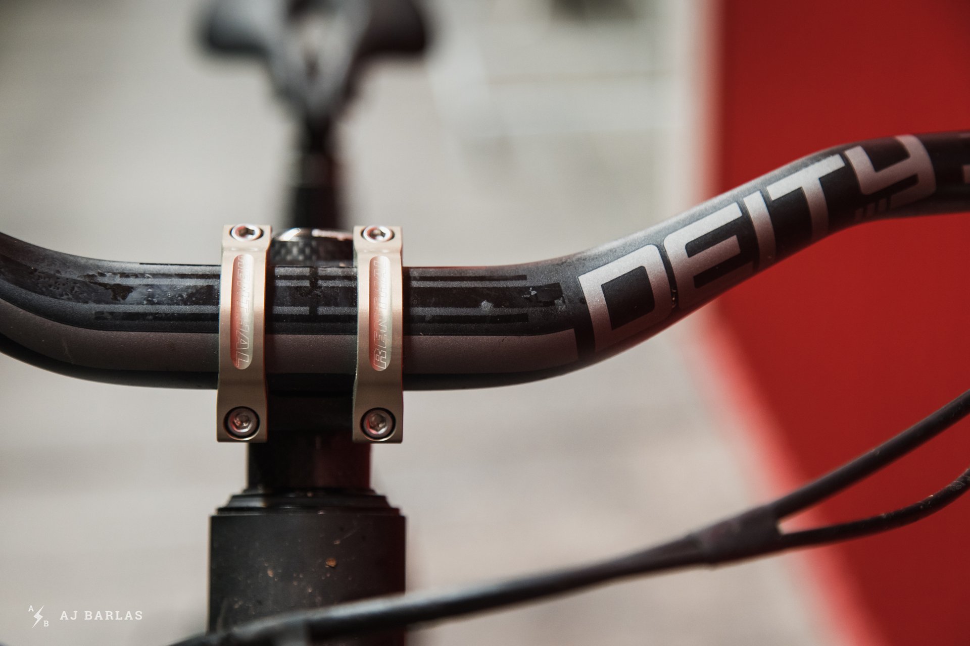 Renthal Apex 40mm Stem and Deity Blacklabel 38mm Handlebar
