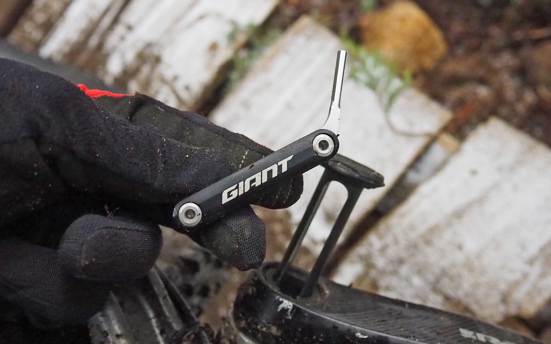 replacing disc brake pads bike