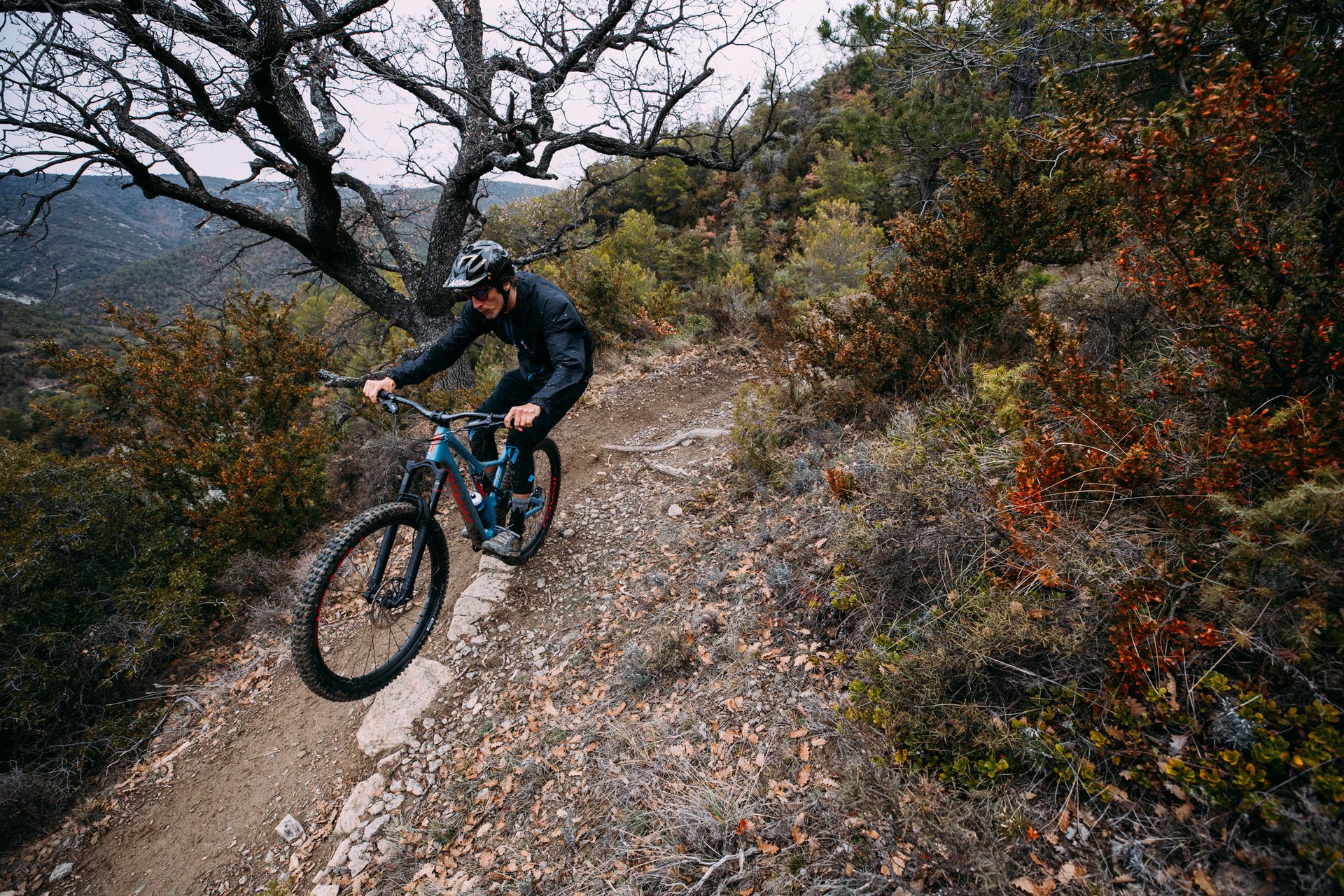 AJ Barlas riding the new 2018 Specialized Stumpjumper 29 in Spain