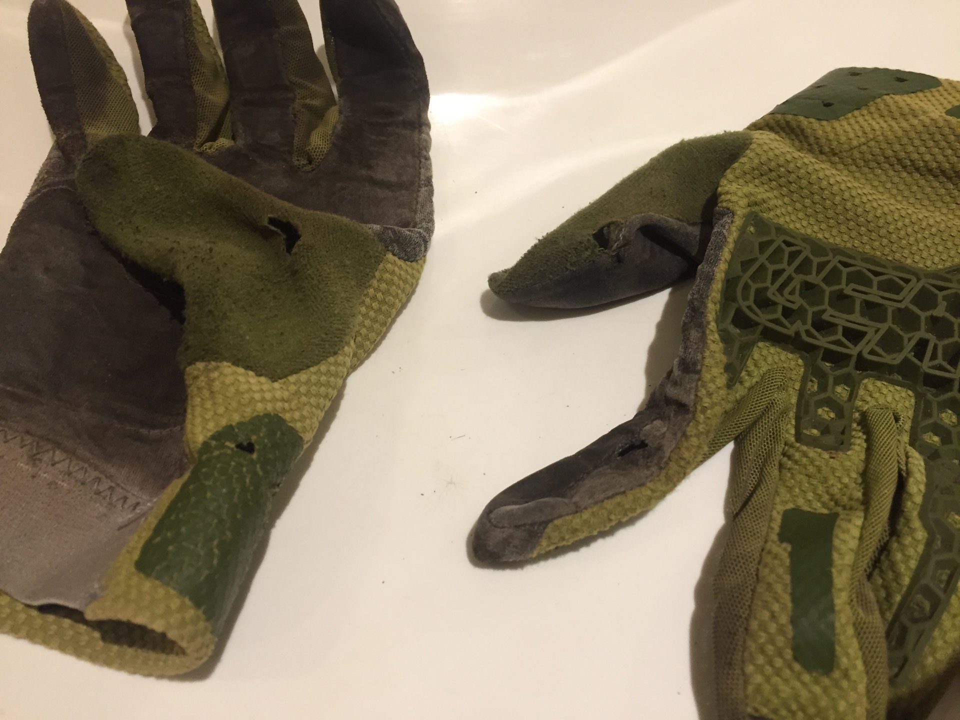 leatt gloves.jpg
