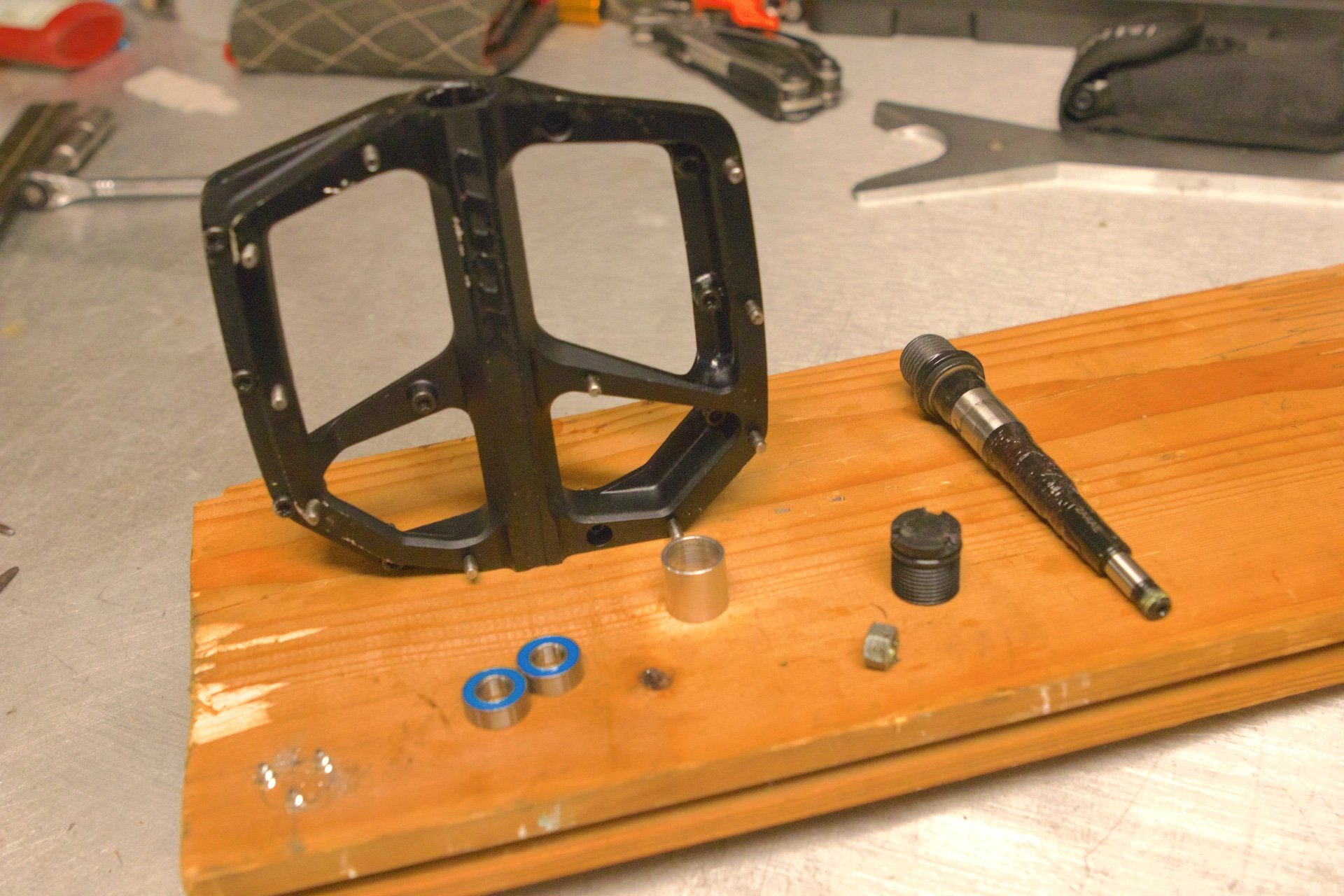 look trail roc + flat pedals 9