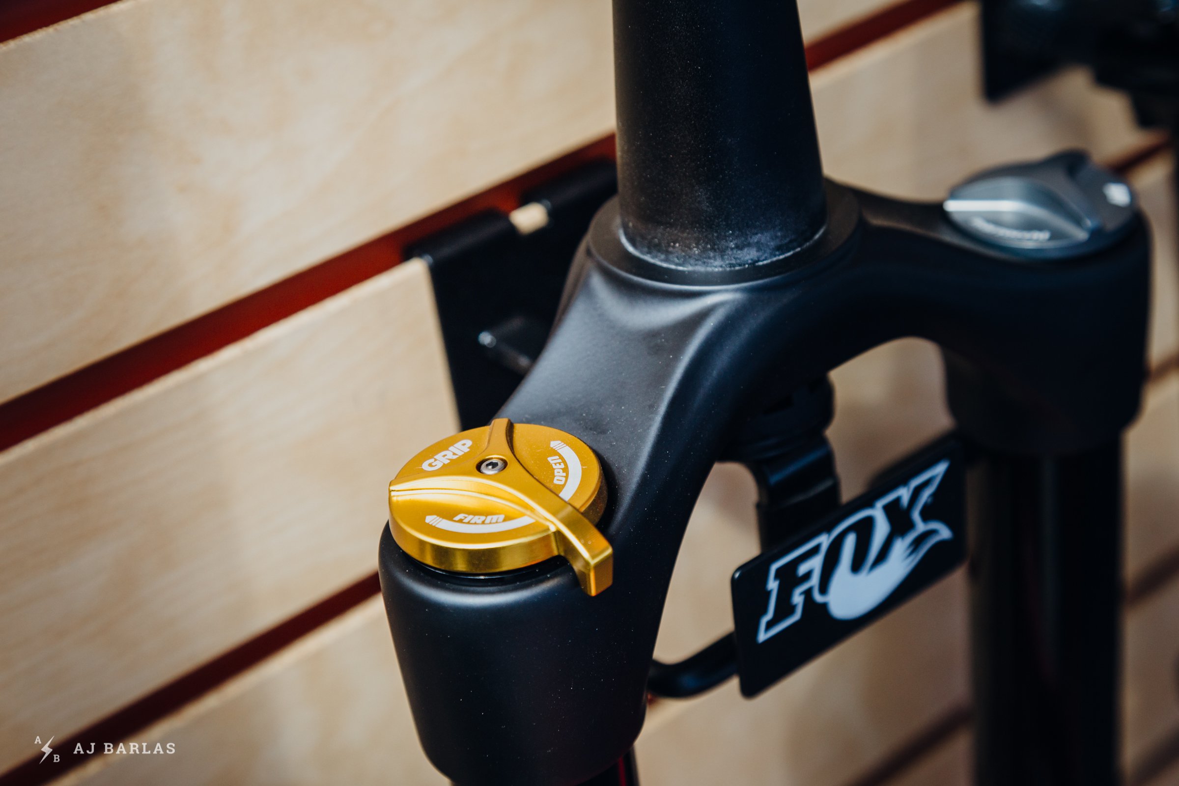 The Marzocchi Z1 uses the GRIP damper