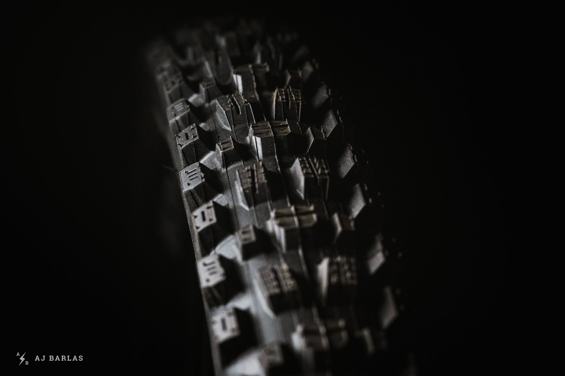 maxxis-assegai-tire-130619-ajbarlas-03255.jpg