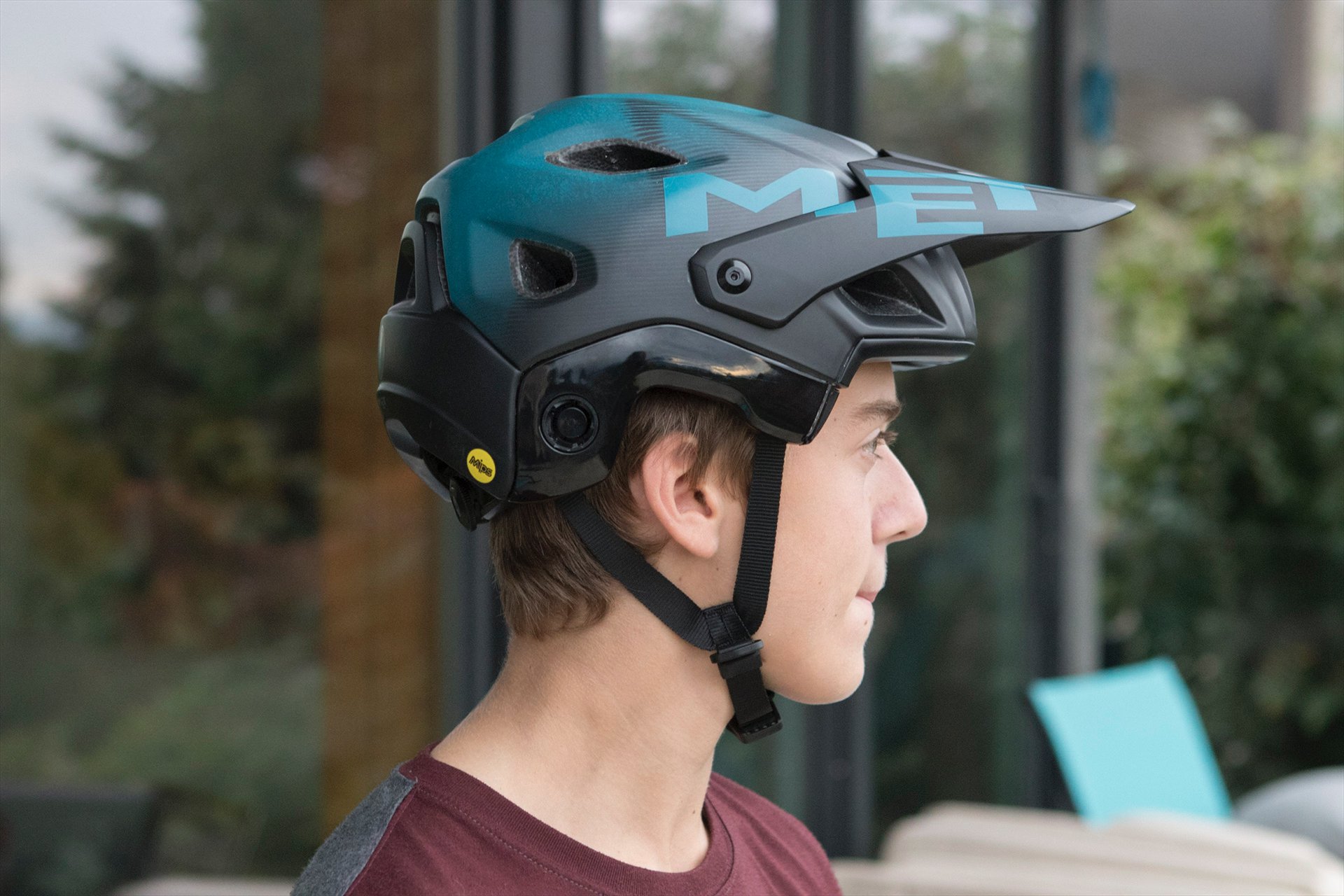 Met parachute store mcr mips helmet