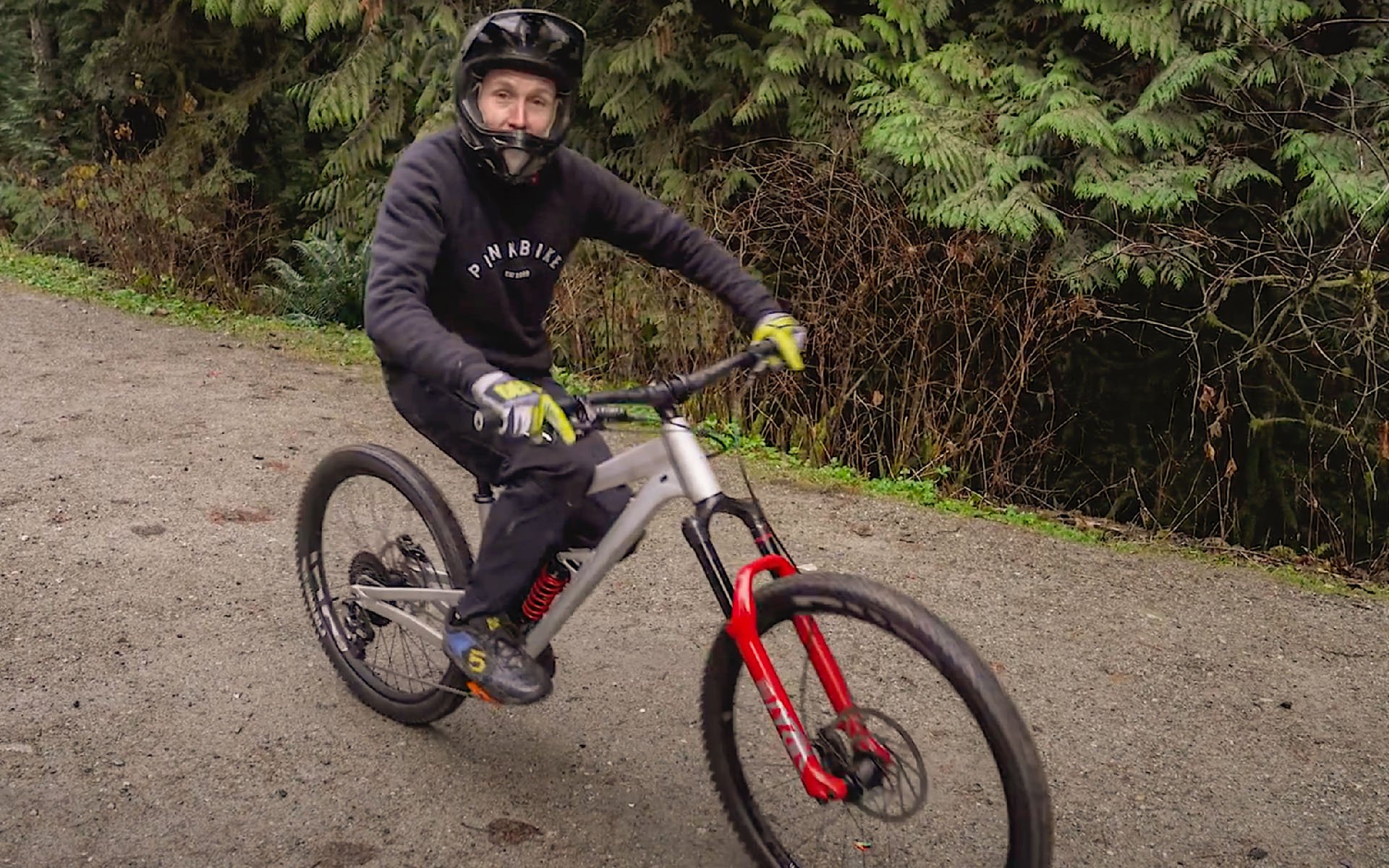 Leatt Introduces New Apparel Line - Pinkbike