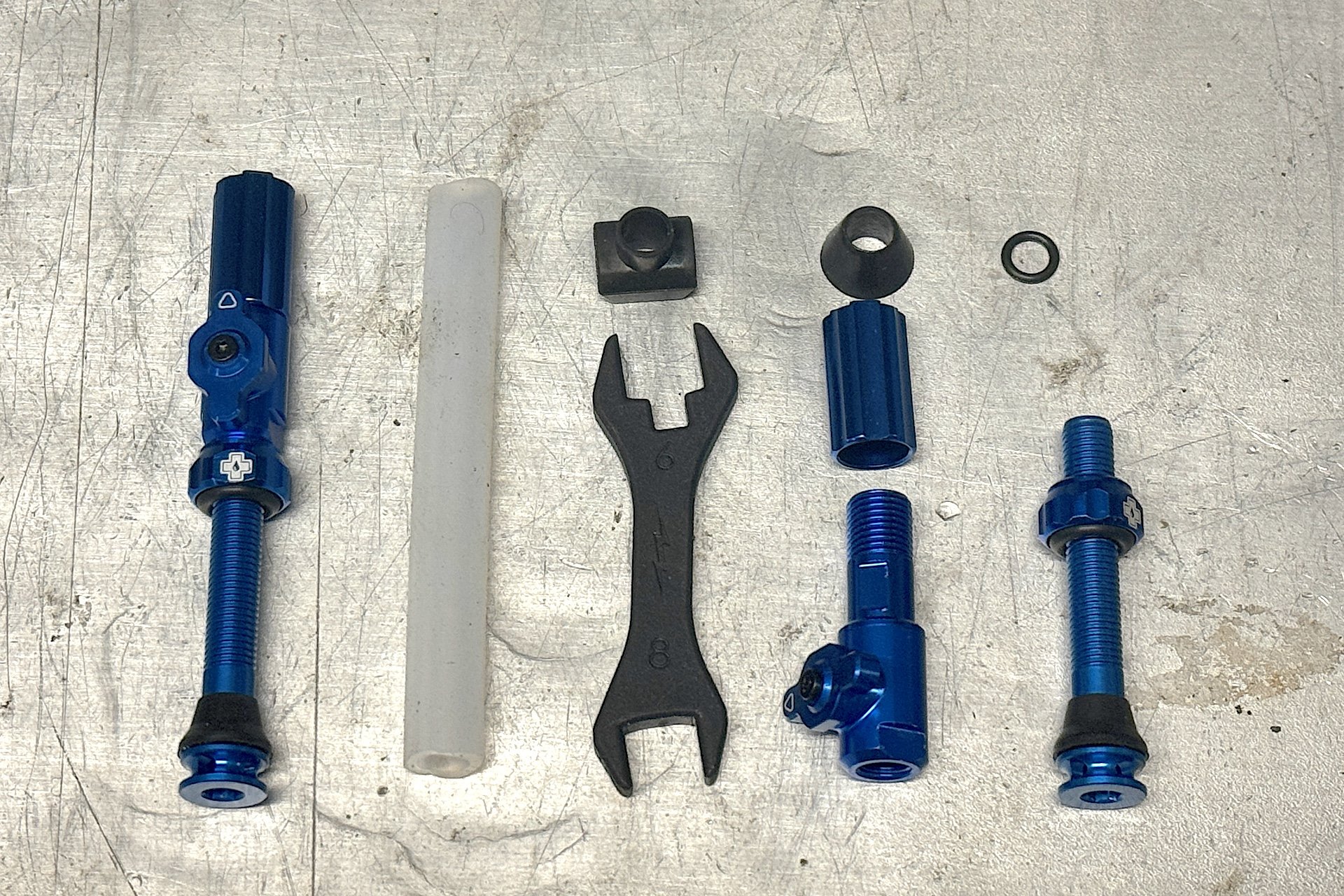 muc off big bore hybrid valves1