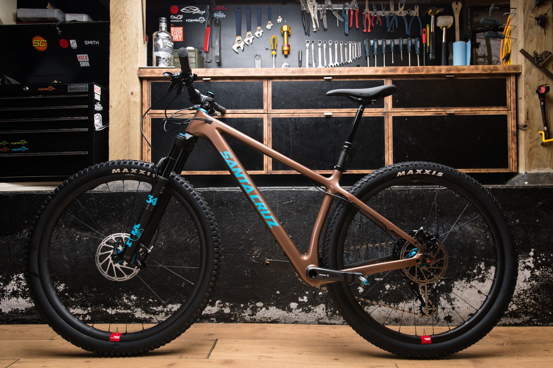 2019 Carbon Chameleon by Santa Cruz