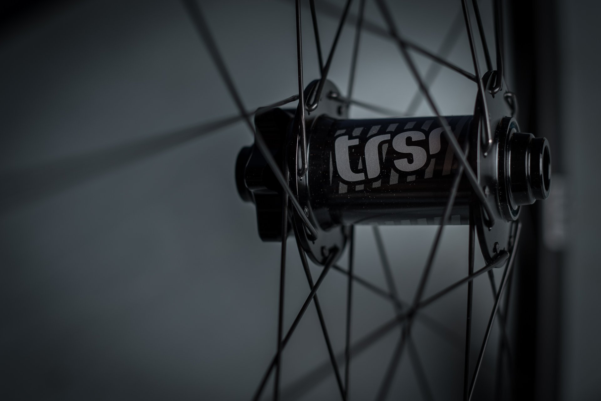 nsmb_2017_gearreview_ethirteen_trsr_SL_carbon_wheels.jpg