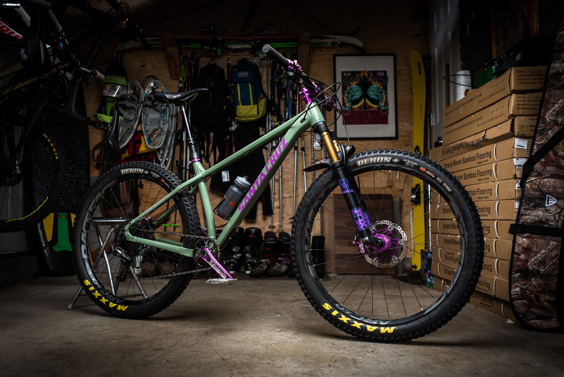 Santa cruz chameleon frame weight sale