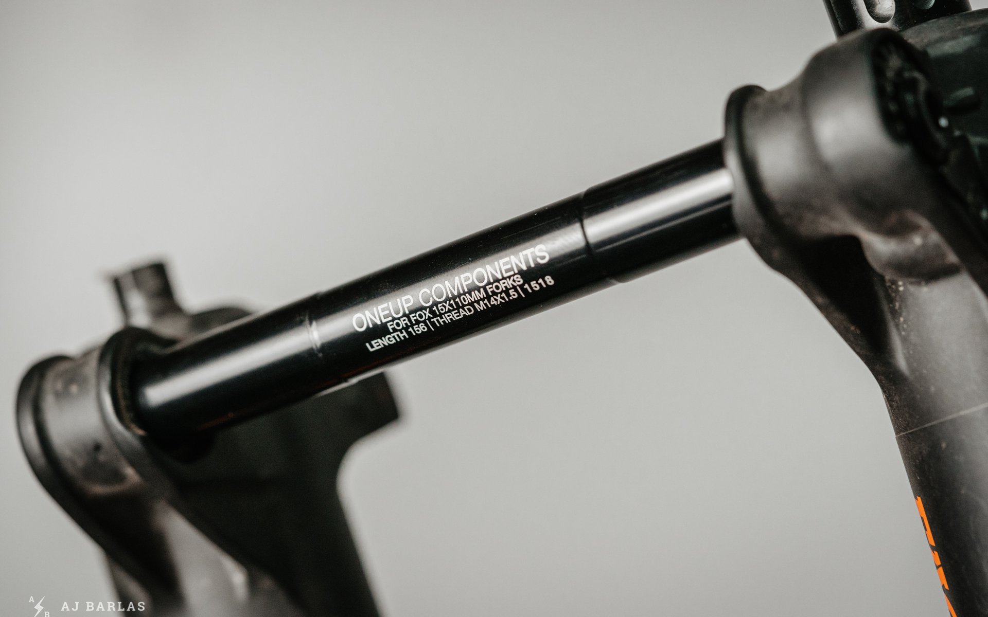 rockshox thru axle removal