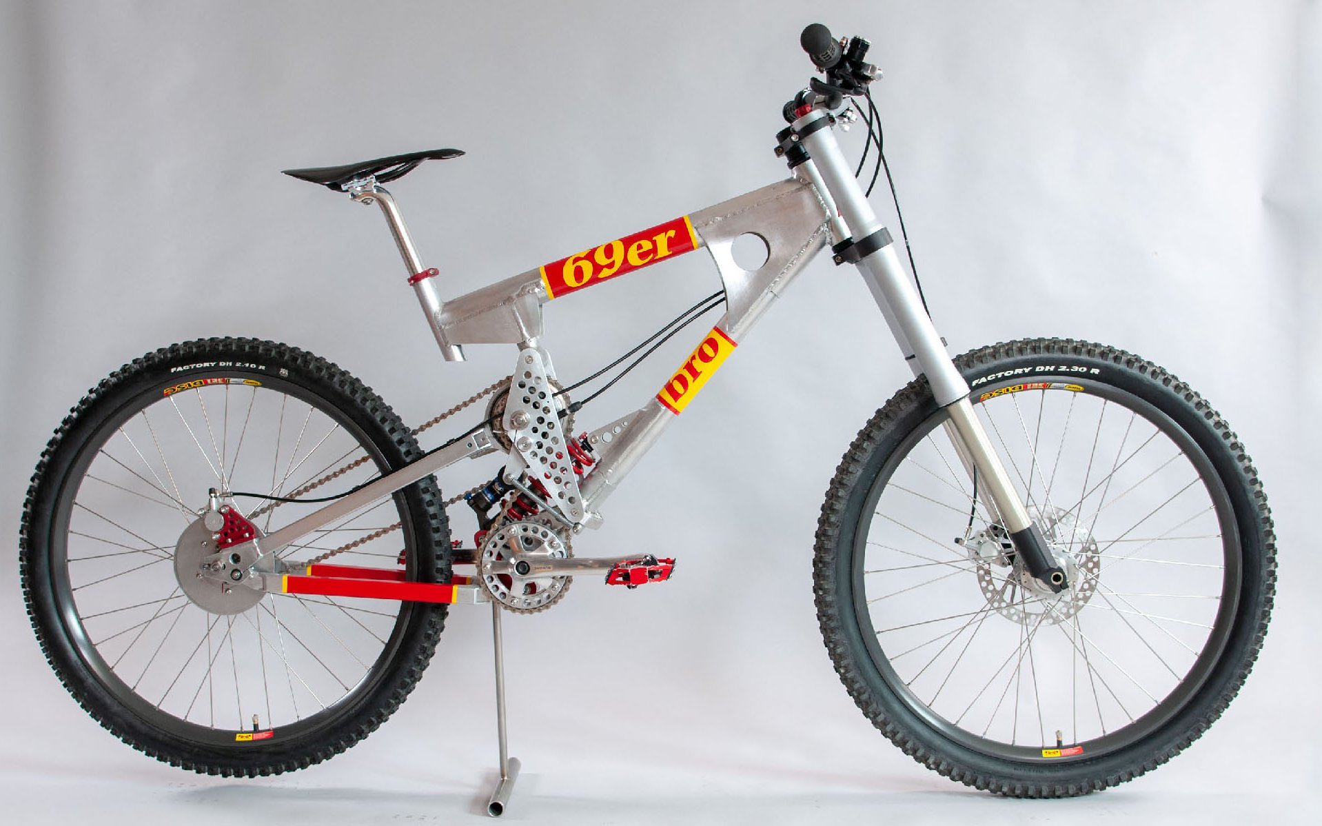 Paul Brodie Rebuilds his One Off 1998 69er DH