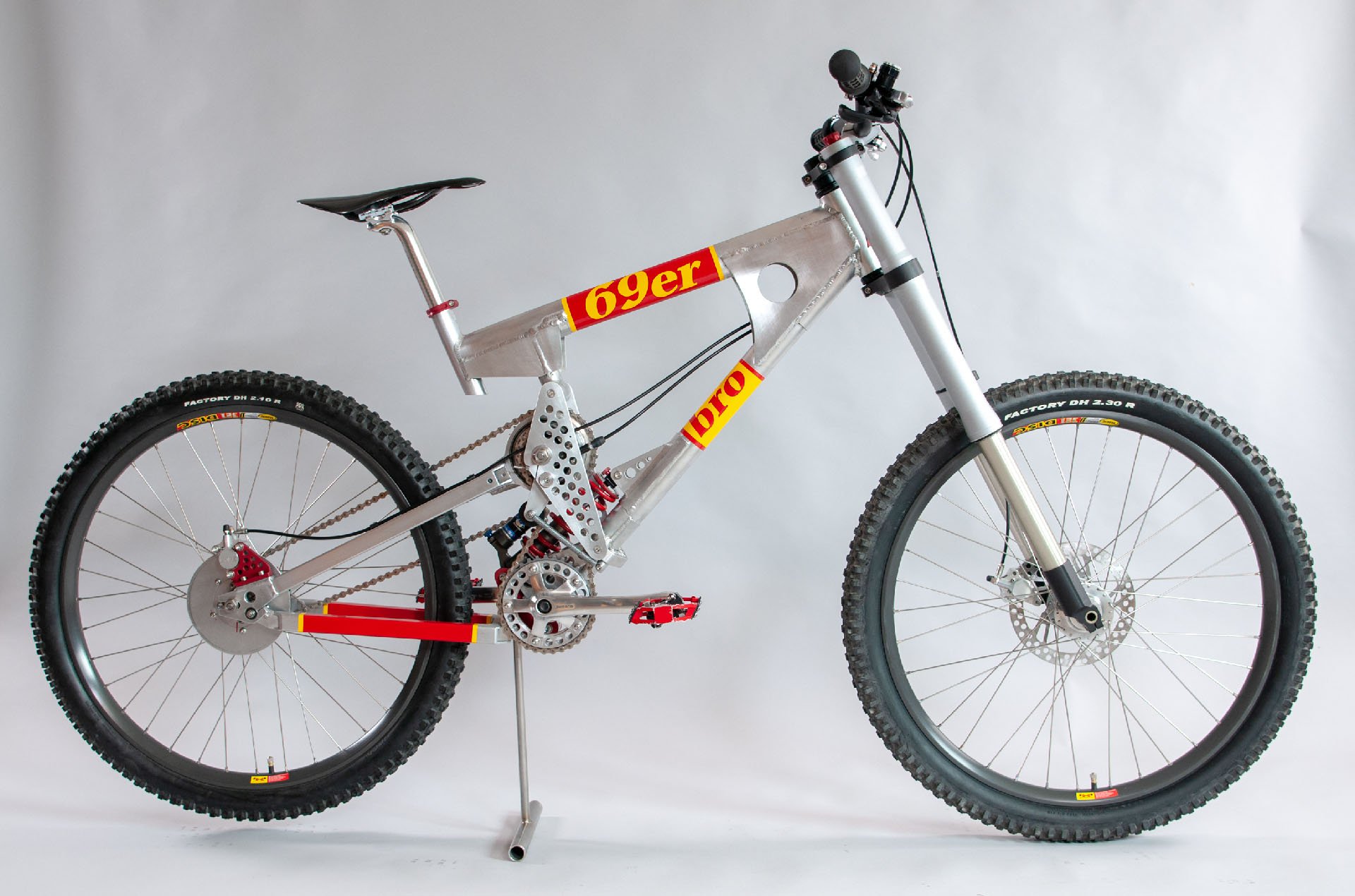 Paul Brodie Rebuilds his One Off 1998 69er DH