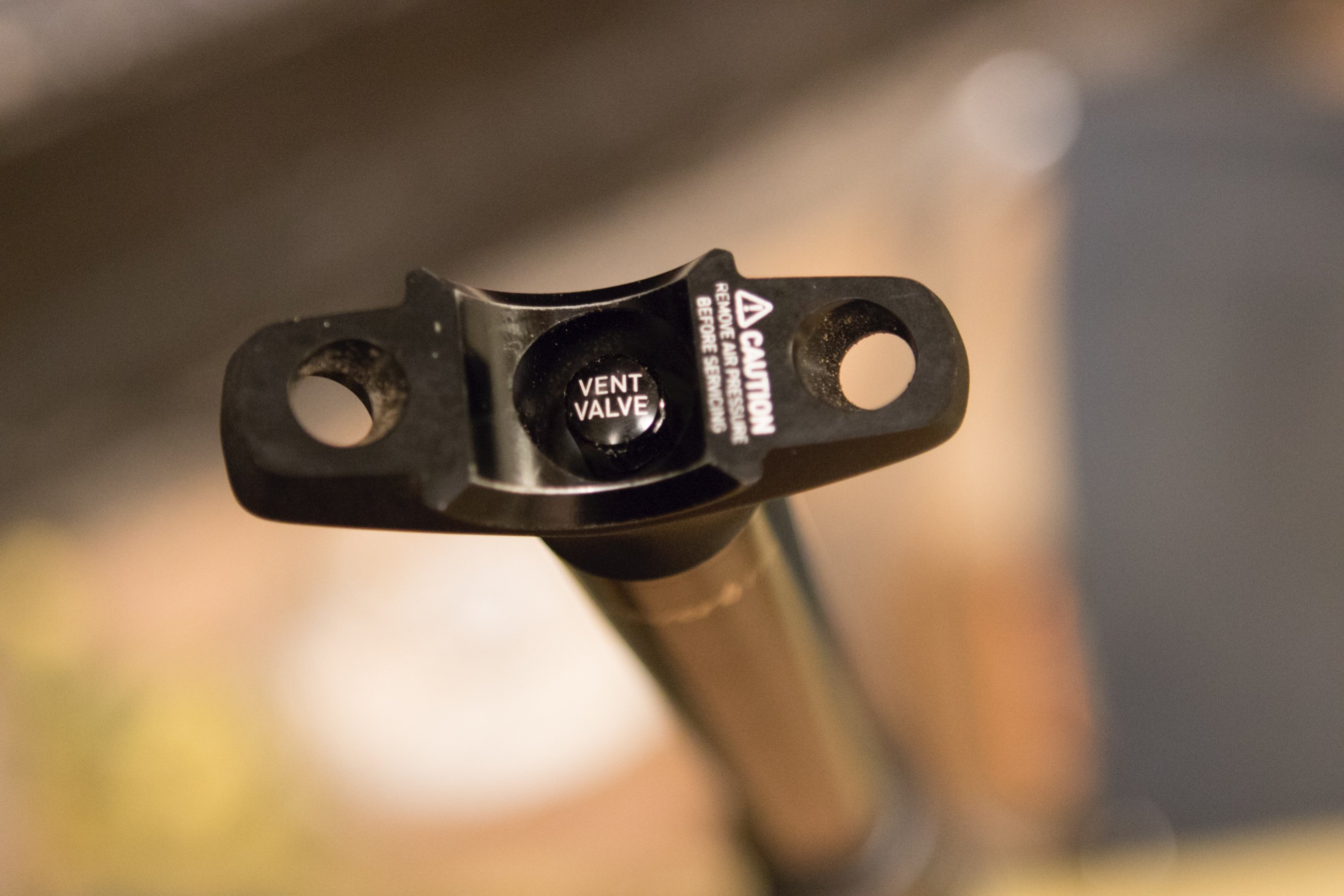 rockshox reverb stealth air pressure