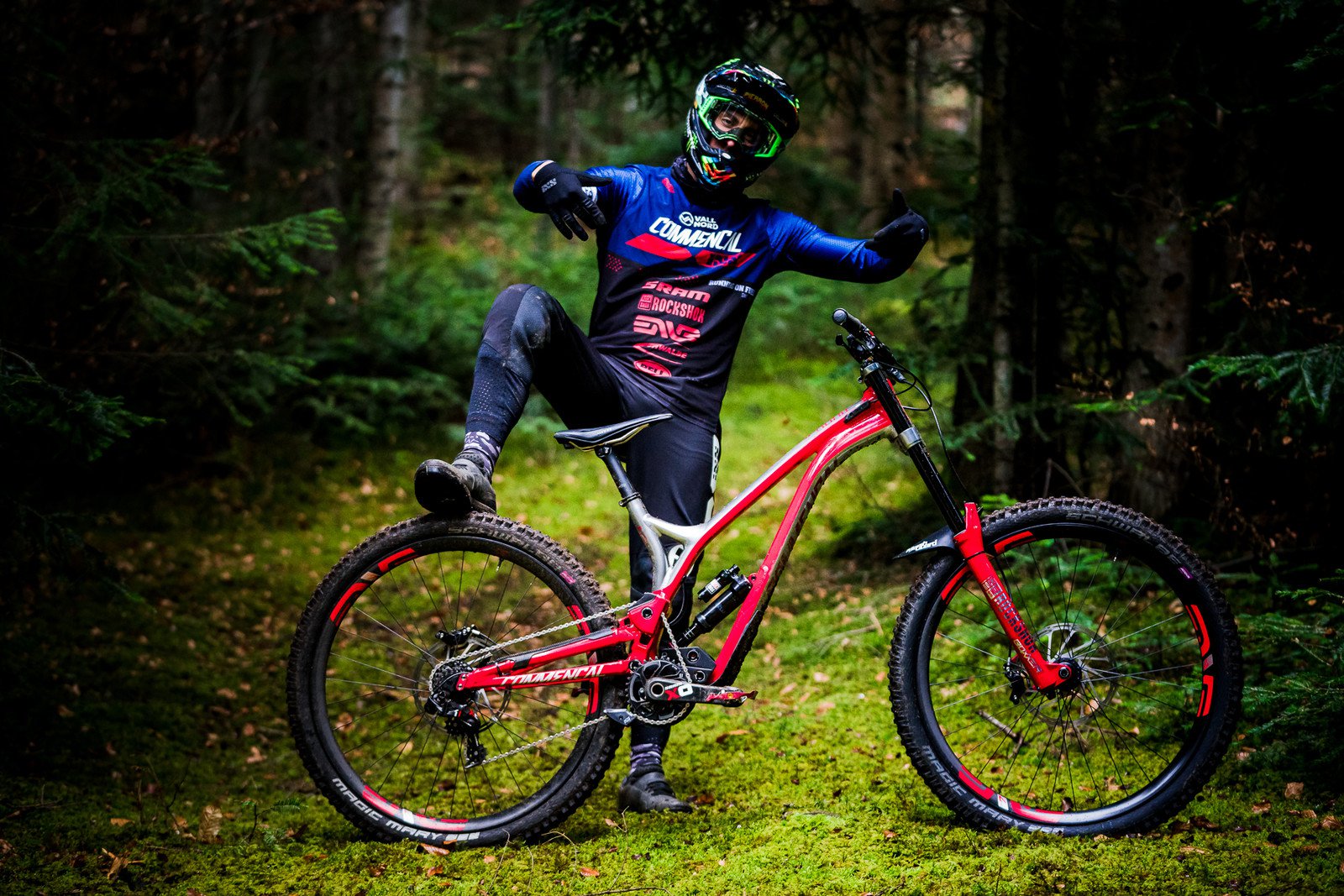 Amaury Pierron and his 2019 Commencal Supreme DH