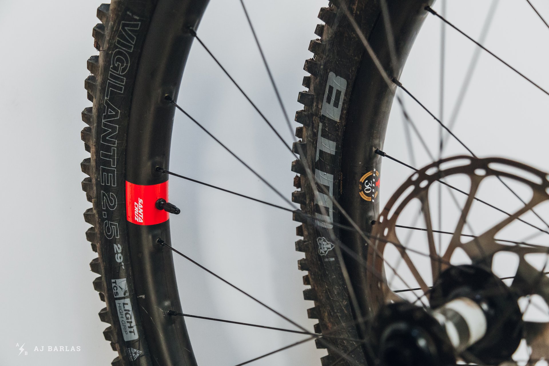 Santa Cruz Reserve 30 Carbon Wheels Reviewed