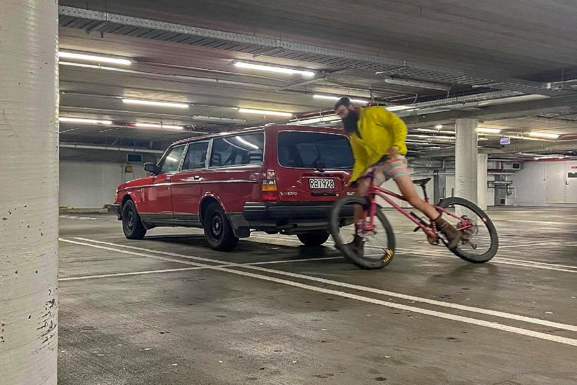 sexy-volvo-7.jpg