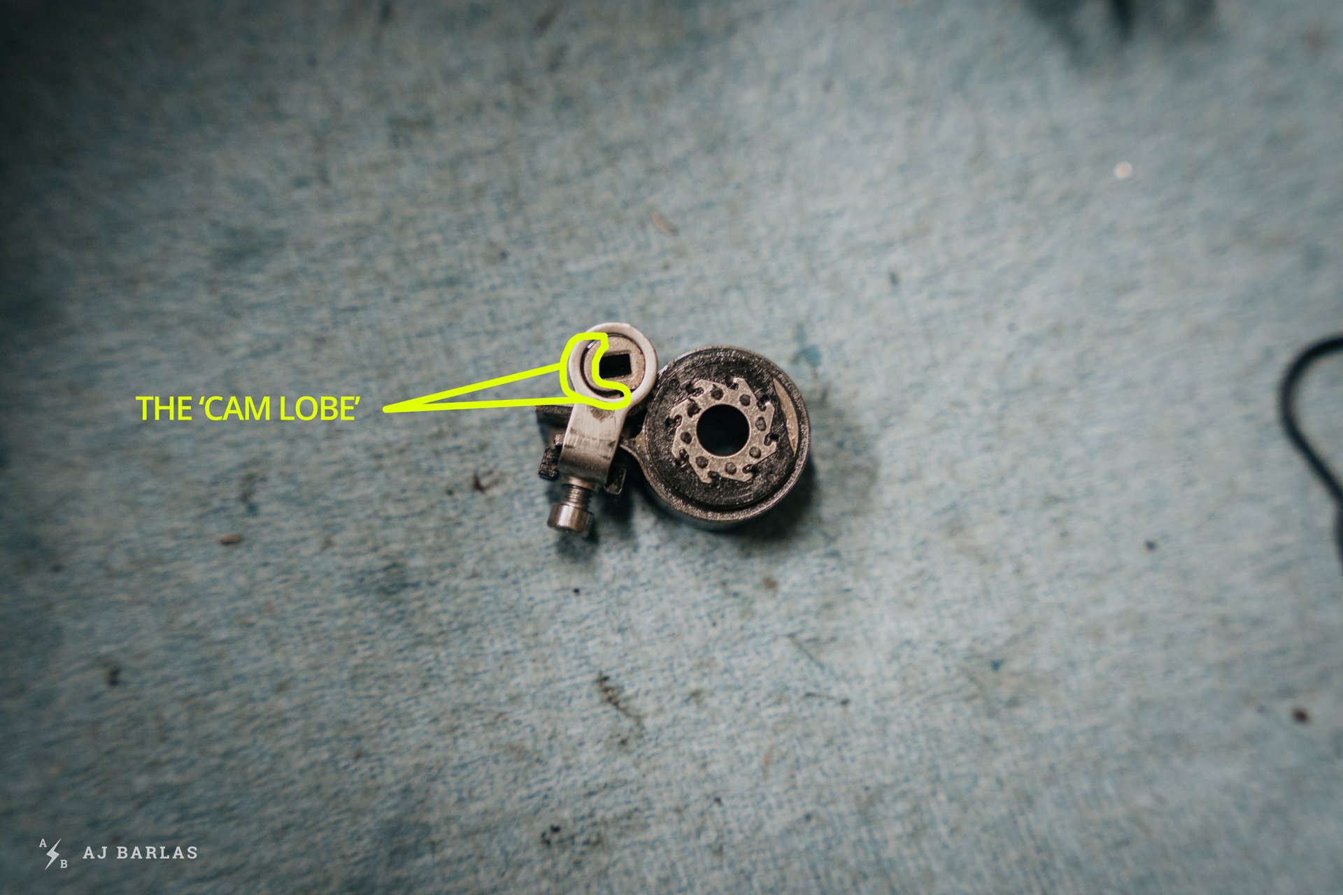 shimano-12-speed-derailleur-clutch-service-170221-ajbarlas-00182-lobe.jpg