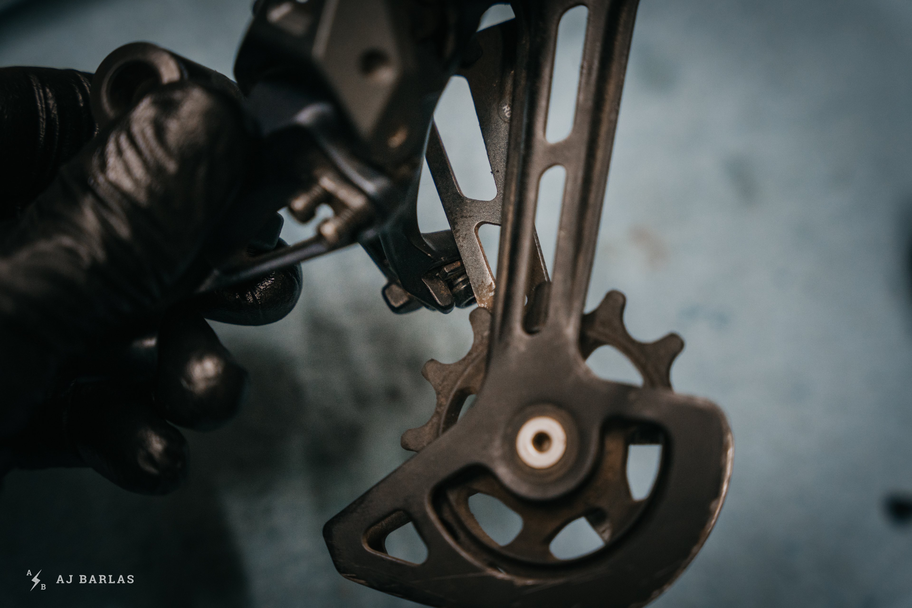 shimano deore clutch derailleur