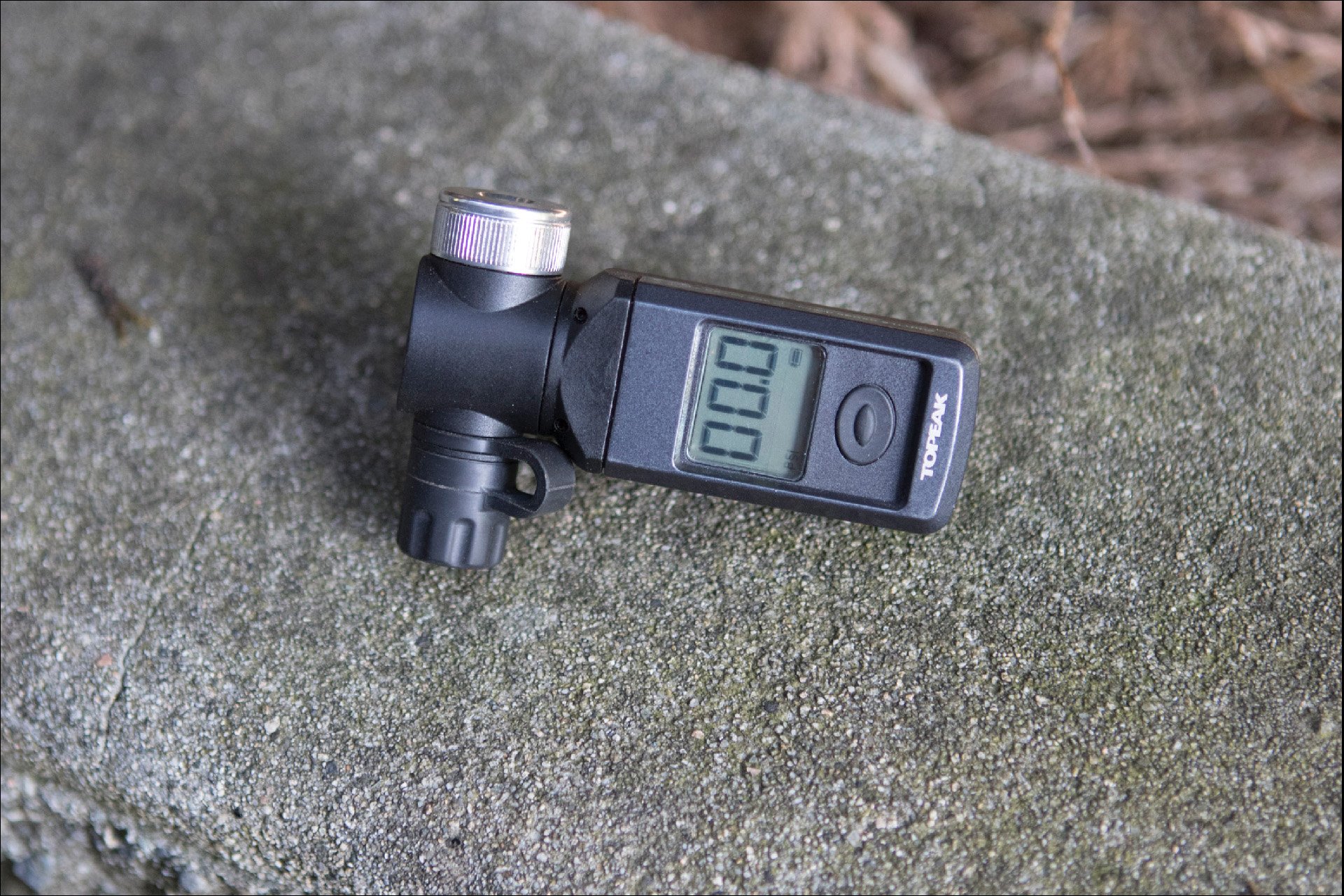 topeak-joeblow-pump-gauge-4.jpg