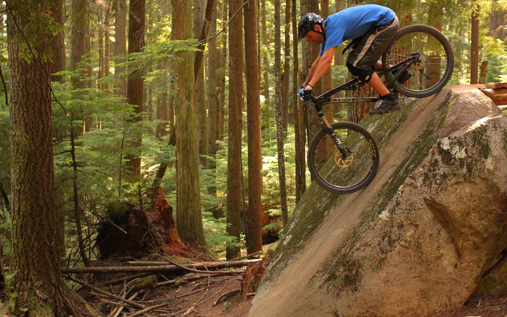 How To Hit Drops on Your Mountain Bike (A 16-Step Plan)