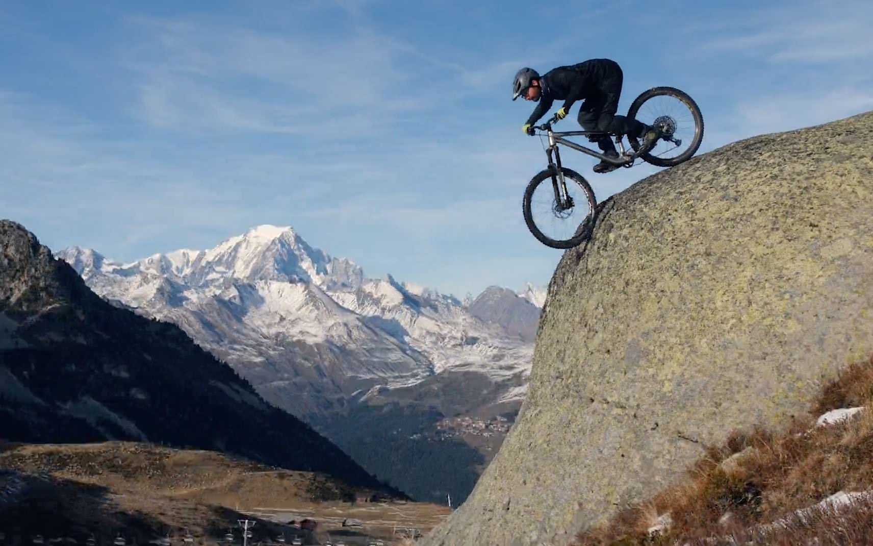 Autum Trail bike ripping