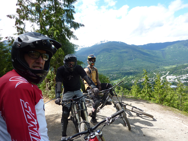 carbon V10, 2011, whistler, santa     cruz, steve peat, greg  minnaar