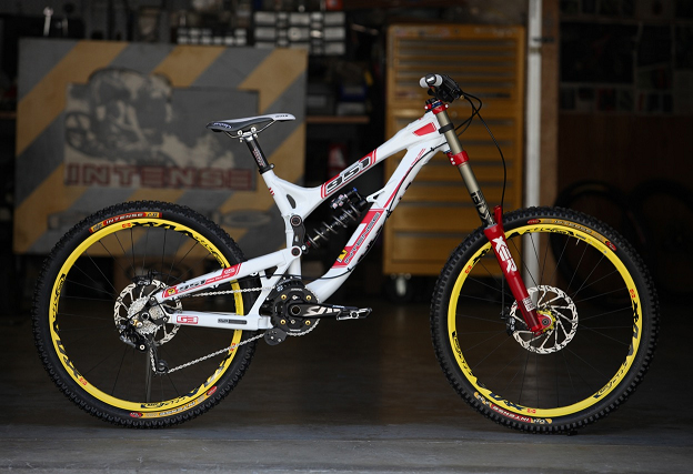 Intense 951 downhill store bike